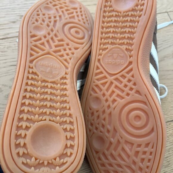 Woman's Adidas Brown suede Samba - size 7.5 - Picture 3 of 4